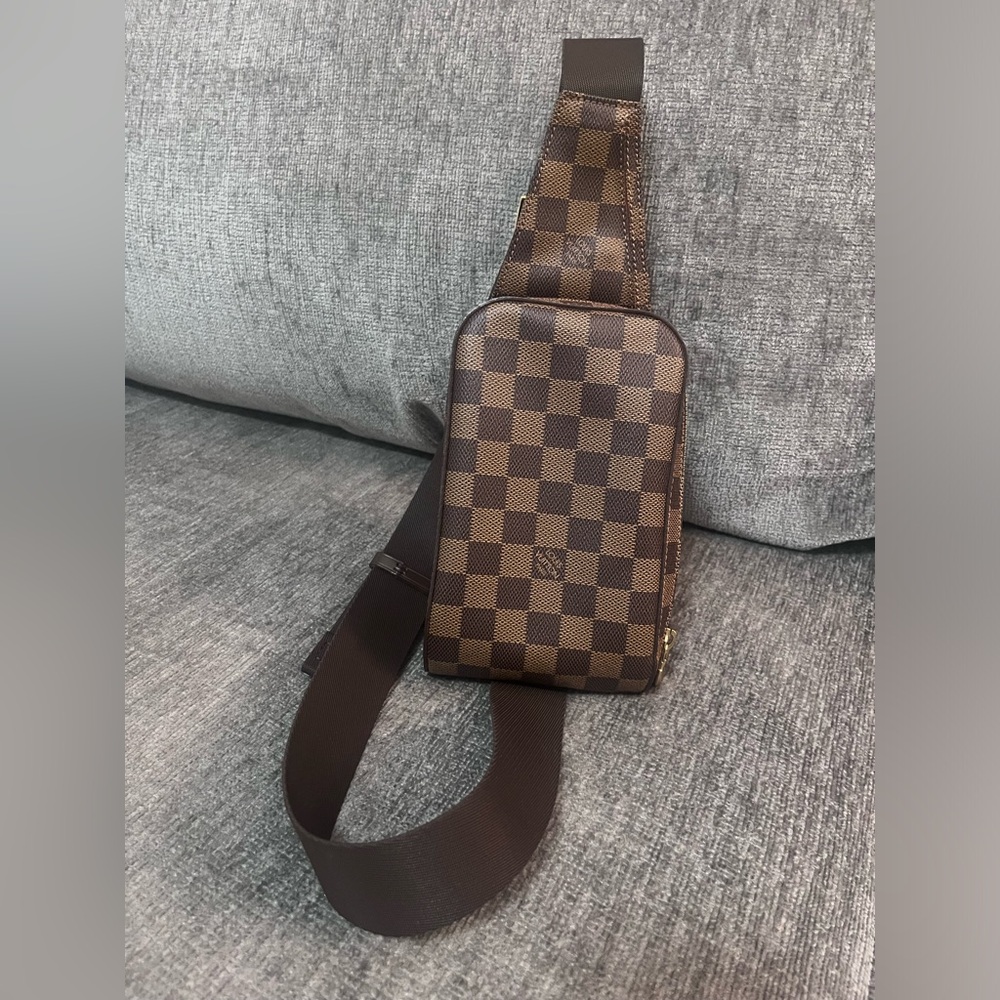 Louis Vuitton Geronimo Vintage belt bag